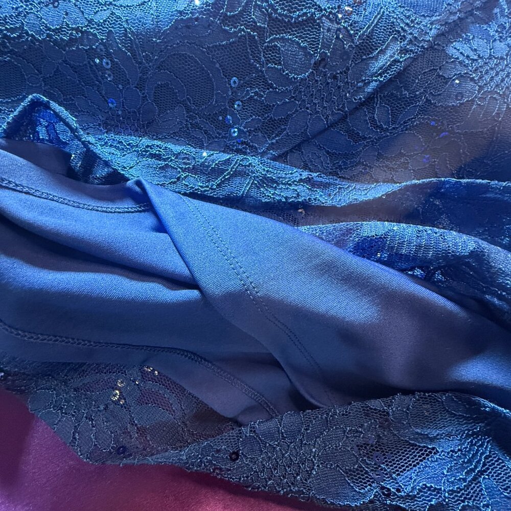 📌Ronni Nicole Lace Unique Layered Evening Dress Perfect For Any Formal Occasion - Picture 12 of 16